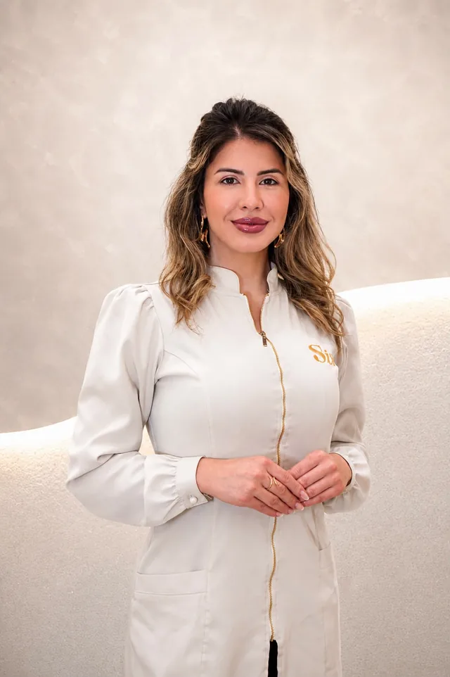 Dra. Kennya Barbosa - Cirurgiã Dentista